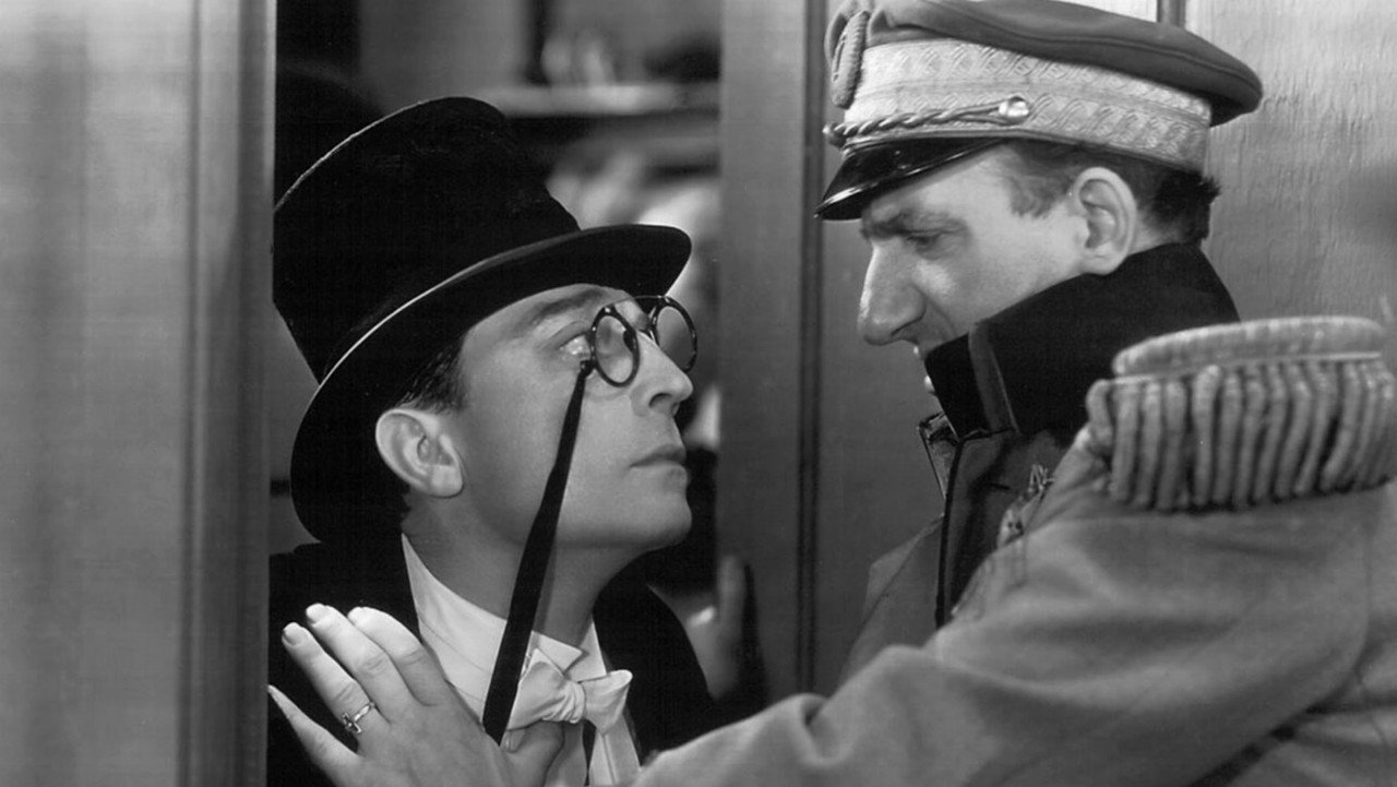 Speak Easily (1932) still